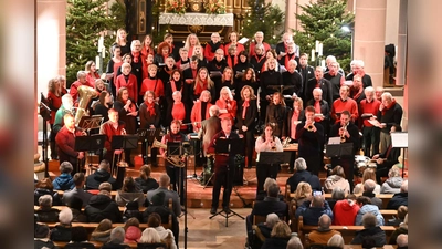 Das Weihnachtskonzert des Pop- und Gospelchors Living Voices Höxter ist Tradition seit 2009. (Foto: Thomas Kube)