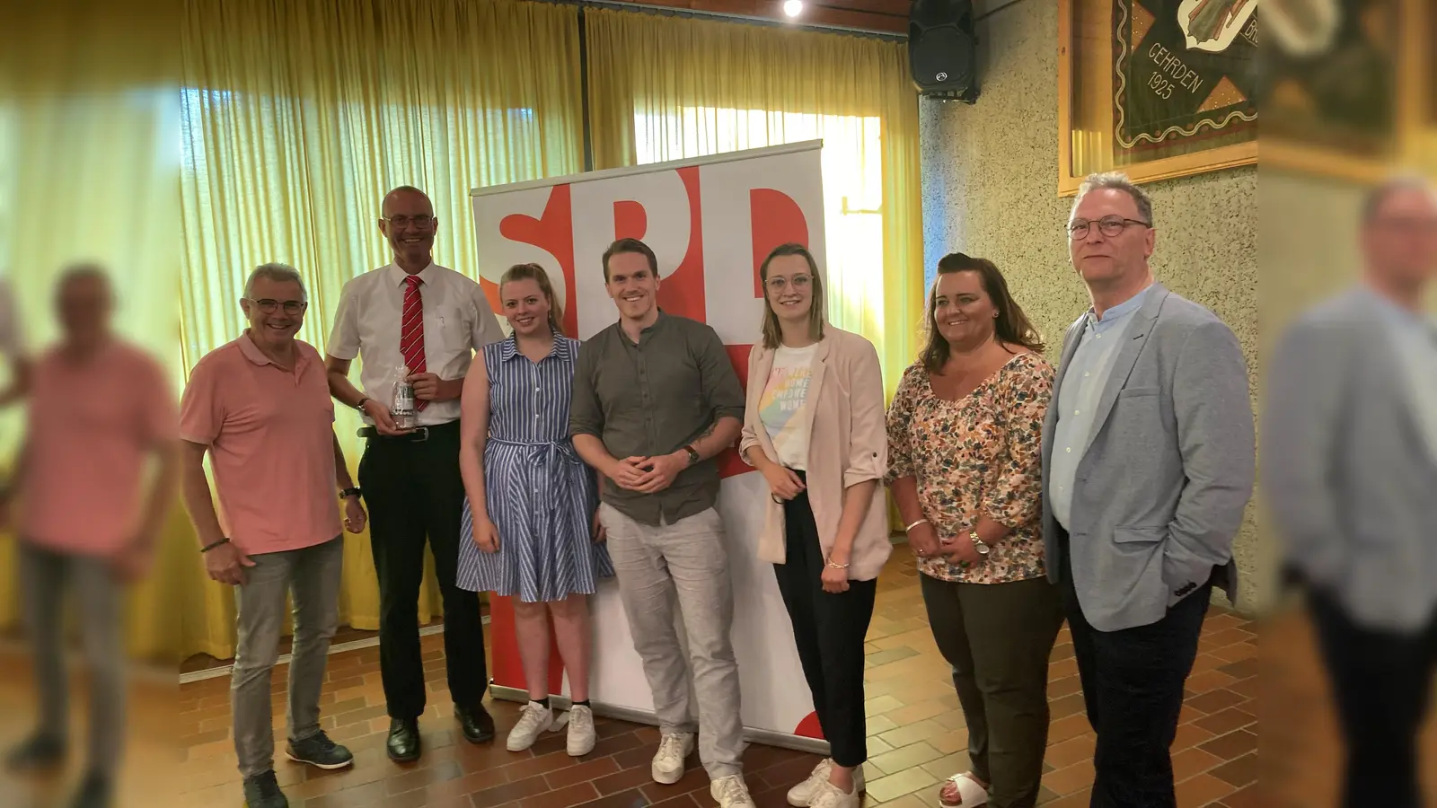 Freuen sich auf Europa: (v.l.) Frank Oppermann, Ingo Stucke, Loreen Lensdorf, Felix Veerkamp, Nora Wieners, Nadine Nolte, Helmut Lensdorf.  (Foto: SPD Kreis Höxter)