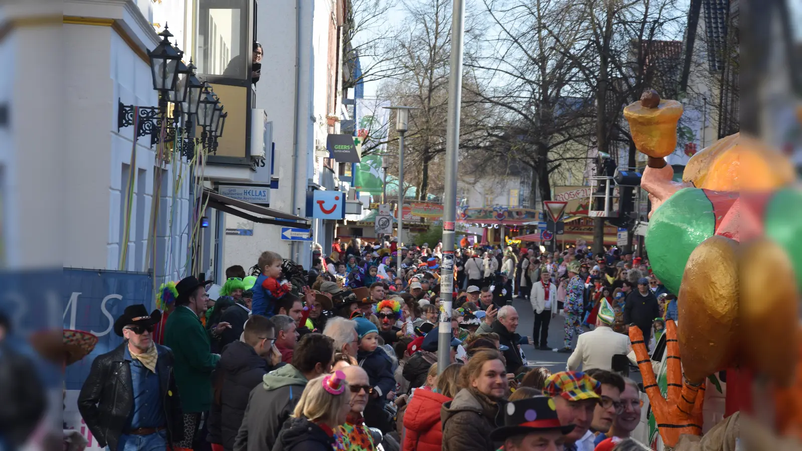 Auf Steinheims Straßen gings mal wieder besonders lustig zu. (Foto: Marc Otto)