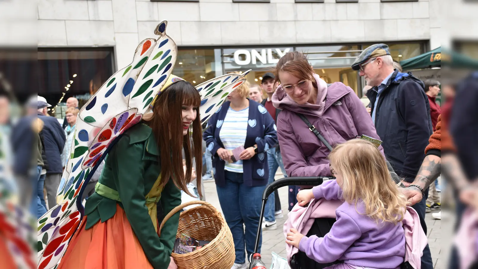 Die Begegnung mit der Elfe Holli ist immer etwas Besonderes.  (Foto: Barbara Siebrecht)