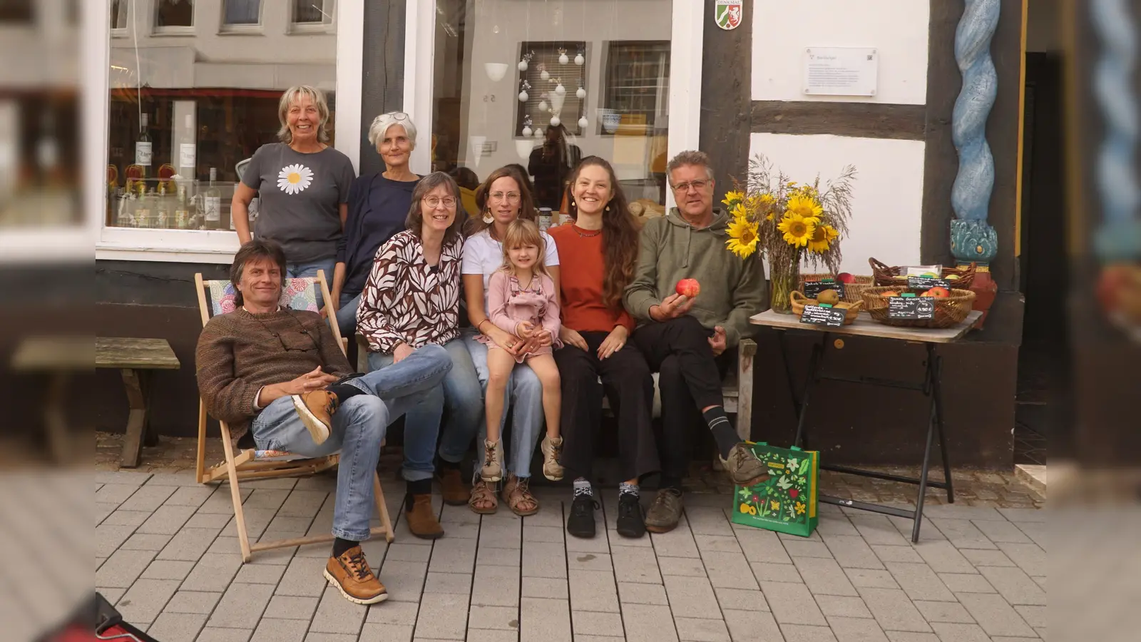 Karin Scharlau und das Team der Ringelblume und Felix Bruns vom Nachhaltigkeitsnetzwerk Myzelium informieren über ein neues Konzept.  (Foto: privat)