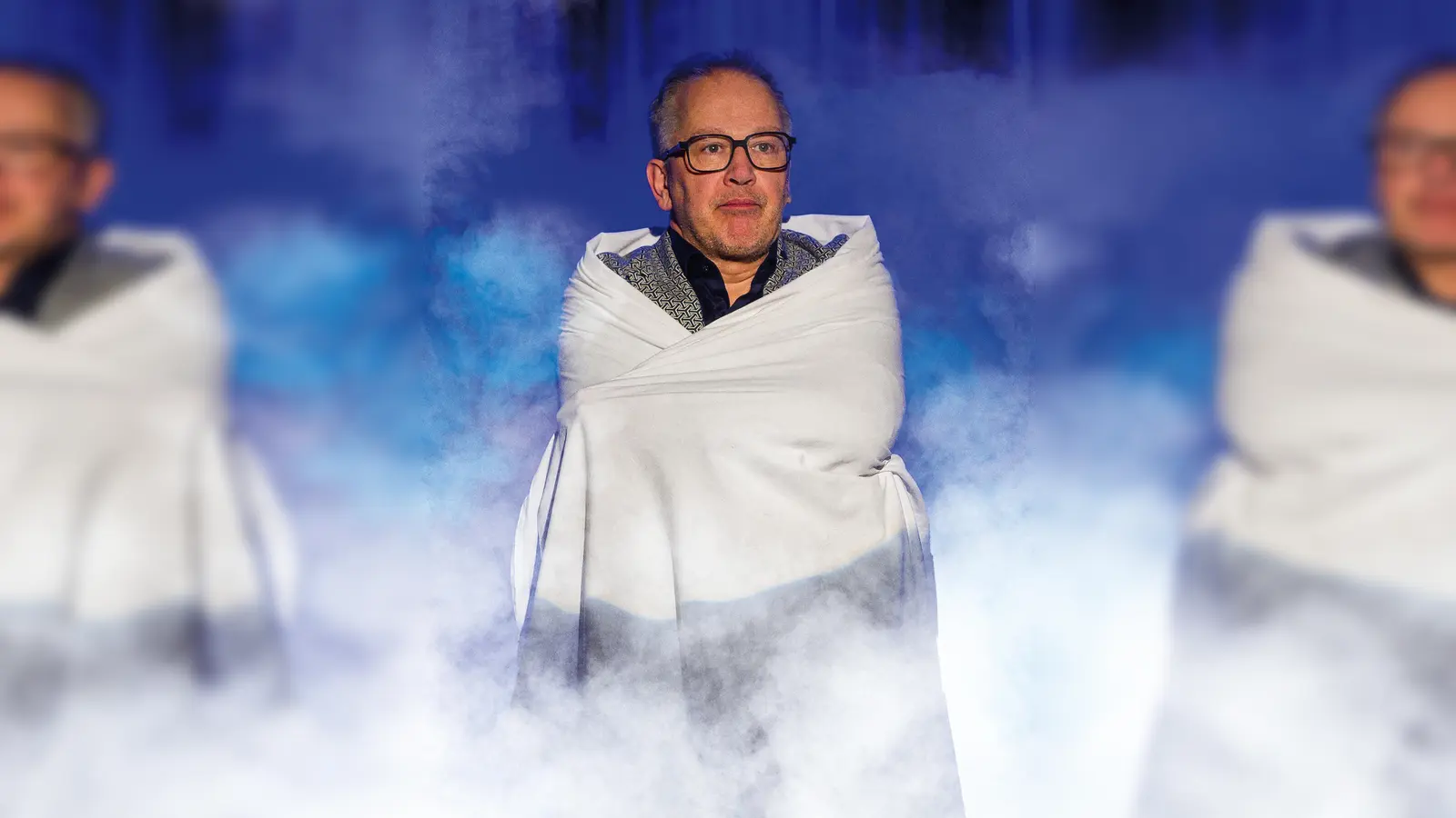 Robert Griess bietet auf der Kufo-Bühne Triple-A-Kabarett: Aktuell. Aberwitzig. Abgedreht.  (Foto: Felix Mayr)