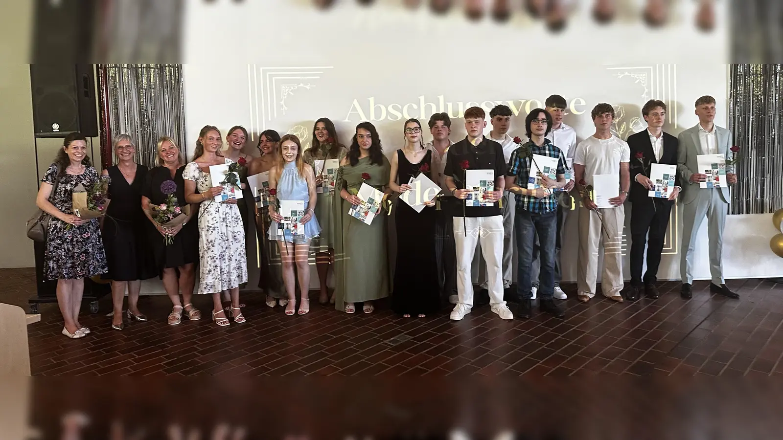 Wirtschaft und Verwaltung: 15 Absolventinnen/Absolventen: Naemi Abrahams, Adal Alaaeddine, Siri Böhm, Vivian Fleischer, Irem Göktas, Samea Heinze, Chris Hellwig, Kilian Koslowski, Marvin Kuhlenbeck, Simon Meier, Paul Möhrlin, Julian Reede, Christopher Schütte, Fiona Stöcker, Arne Wachter. (Foto: privat)
