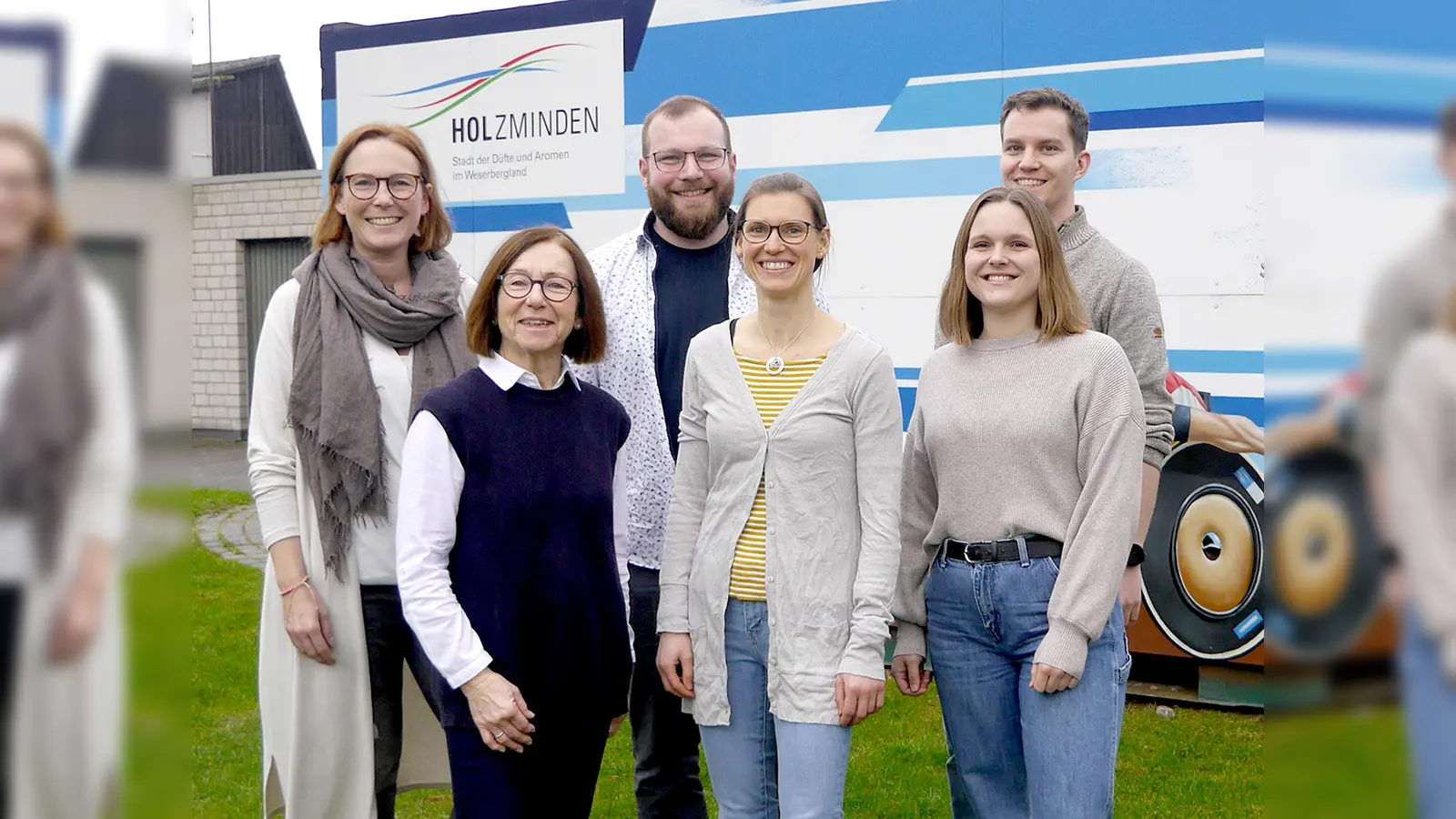 Intensiver Gedankenaustausch zwischen Sportjugend Holzminden (v.l.) mit Yvonne Wendt, Irmgard Schrader und Jenny Janele und Landessportjugend mit Tim Wilhelmi, Jan-Gideon Stockhusen und Annika Fangmann. (Foto: Schwannecke / Kreissportbund Holzminden)