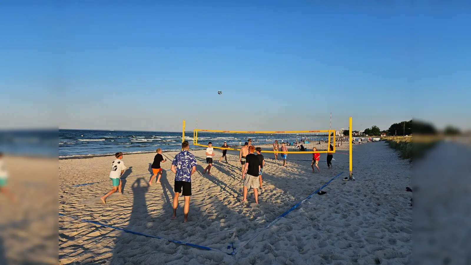 Beachvolleyball in Scharbeutz – die Ferienfreizeiten der Kreisjugendpflege sind sehr beliebt bei Jugendlichen (Foto: Kreisjugendpflege Holzminden)