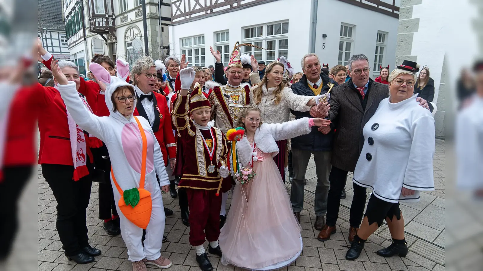Der Rathaussturm an Weiberfastnacht. (Foto: privat)