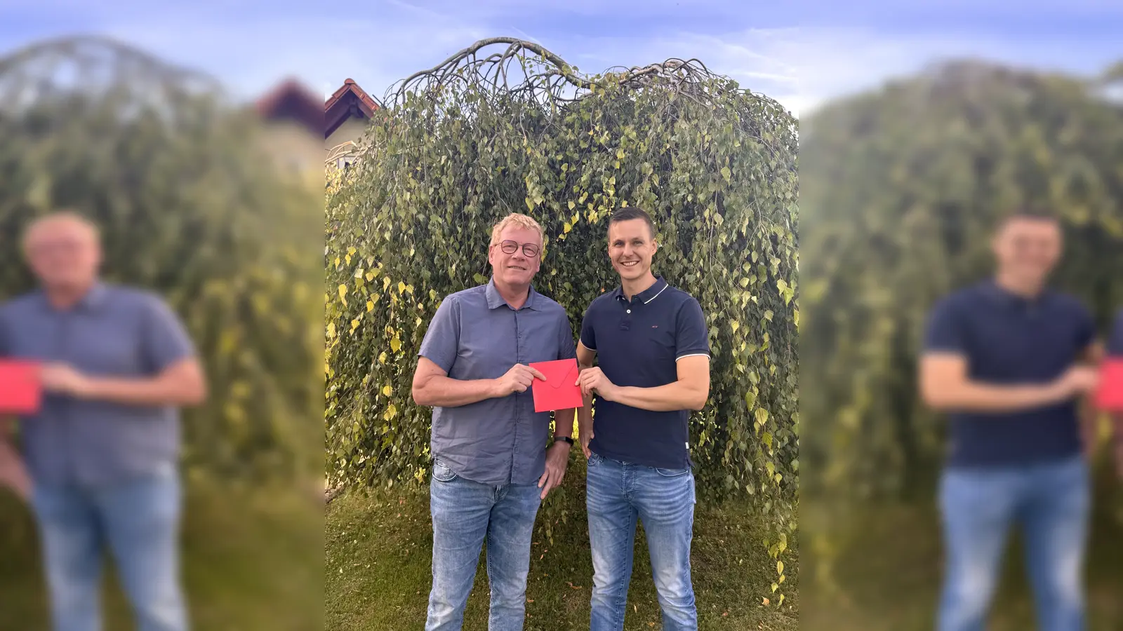 Freuen sich über die große Spendenbereitschaft: Stefan Wäsche vom SPD Ortsverein und David Mörs vom SuS Rösebeck. (Foto: privat)