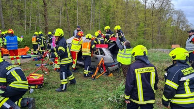 Alarmübung der Feuerwehr Gemeinde Calden und des Rettungsdienstes. (Foto: FFW Calden)