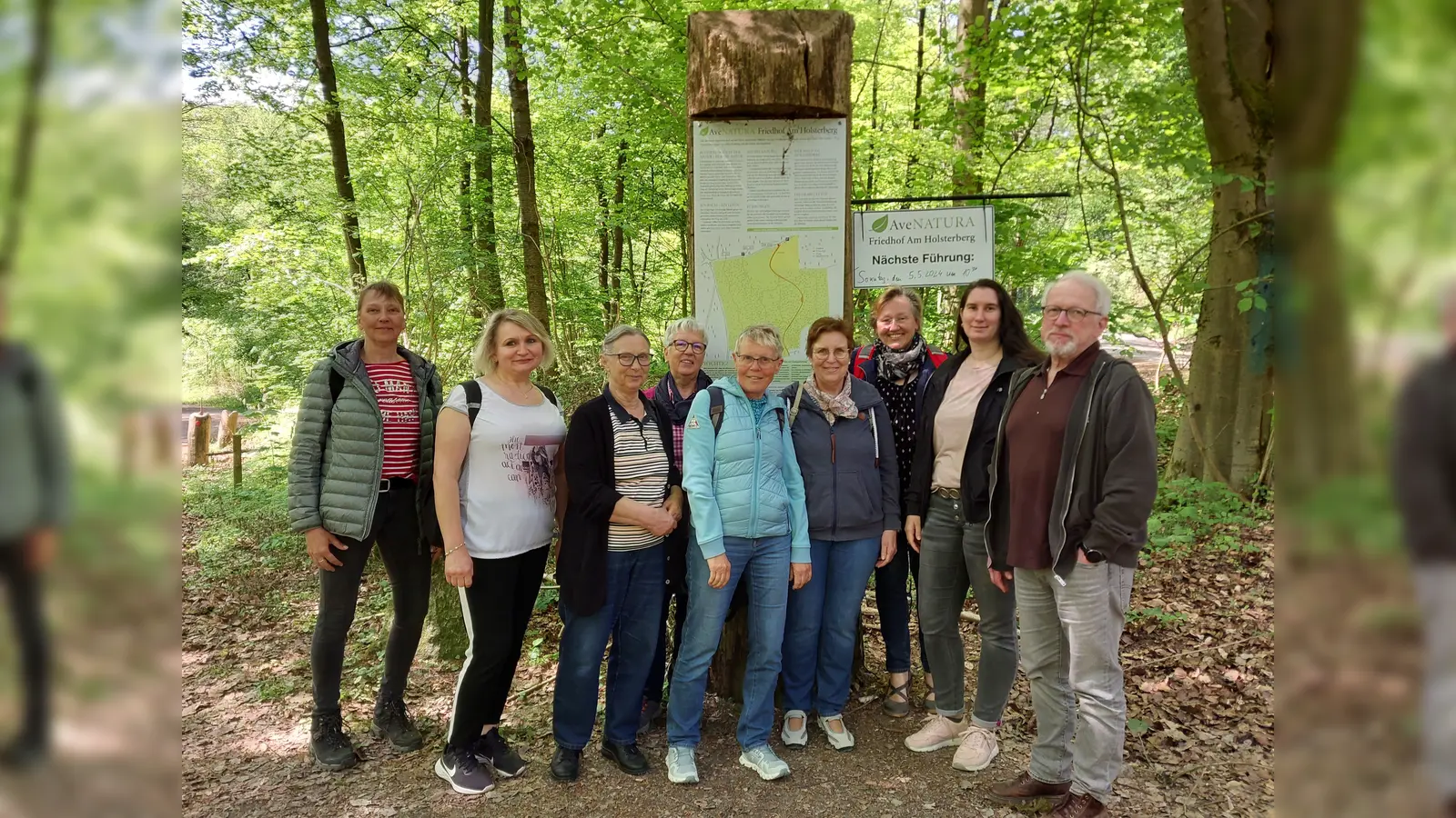 V.l.: Dorothea Fiene, Tatjana Titow, Doris Ertlmeier, Marianne Bost, Ulrike Marx, Marlies Kornhoff (Co-Leitung), Melanie Schandelle, Ramona Schwertges (Hospizkoordinatorin) und Hans Peter Dassel. (Foto: Ev. Johanneswerk)