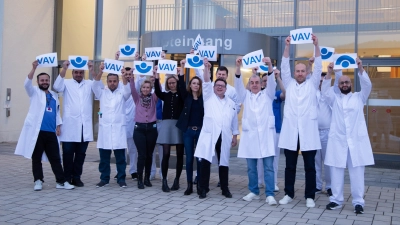 Das St. Ansgar Krankenhaus Höxter der KHWE ist kommissarisch als VAV-Haus zugelassen und das Team der Klinik für Unfallchirurgie darf von sofort an Patienten mit besonderen Verletzungsmustern nach Arbeits- und Wegeunfällen versorgen. (Foto: KHWE)