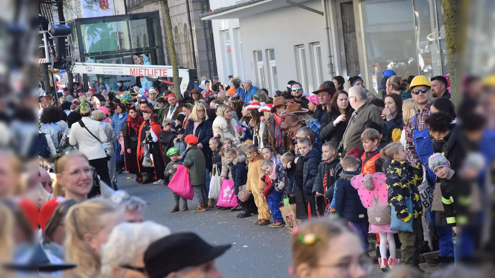 Auf Steinheims Straßen gings mal wieder besonders lustig zu. (Foto: Marc Otto)