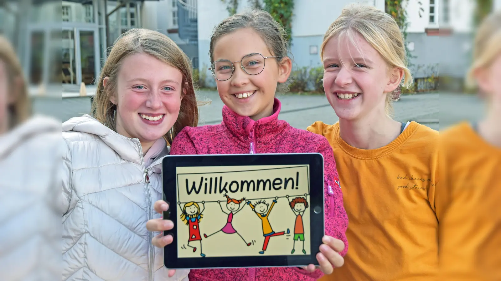 Die Schülerinnen Marie Lübbesmeier, Maja Potthast und Maja Peters aus der 5c des Gymnasiums Brede (v.l.). (Foto: privat)
