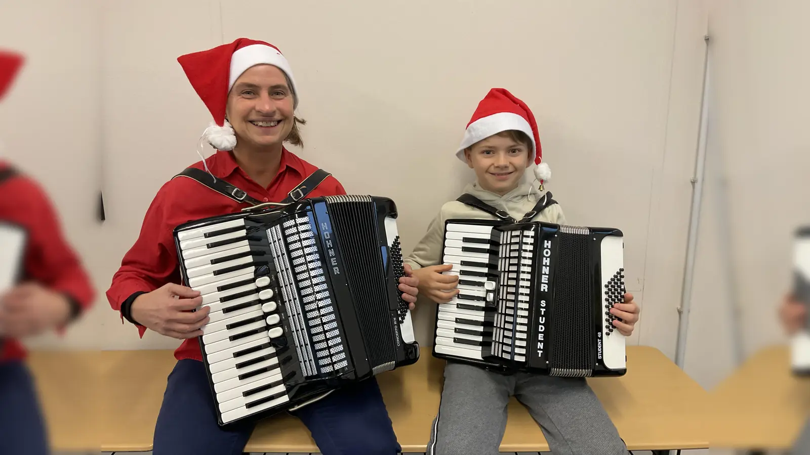 Musikschullehrerin Kathy Freiboth und Alexander Artemiev sind bei der dritten Auflage des musikalisch-digitalen Adventskalenders der Musikschule Hofgeismar wieder dabei. (Foto: Musikschule Hofgeismar)