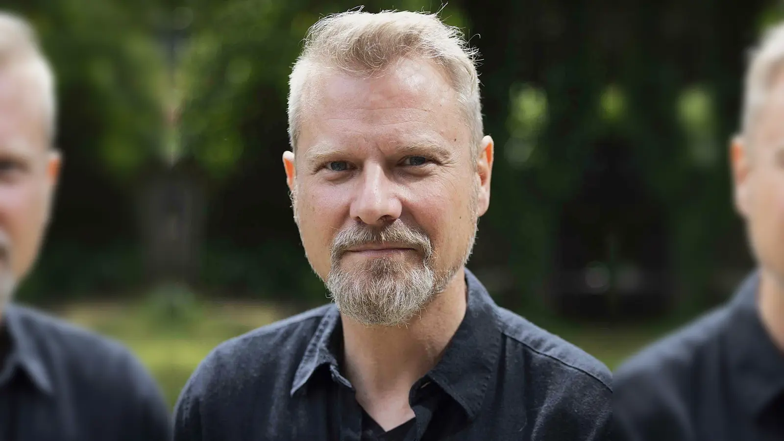 Bestseller-Autor Christian Stöcker - er liest aus seinem prämierten Buch „Männer, die die Welt verbrennen“. Es hilft, den Hintergrund von Desinformation und Lobby-Interessen zu verstehen. (Foto: Martin Leissl)