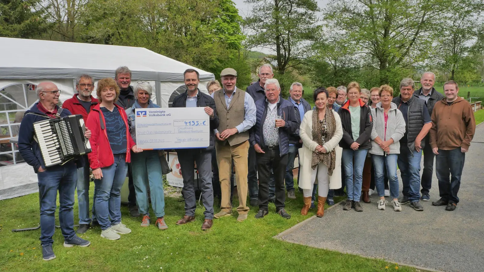 Spendenübergabe beim Boule Club Marienmünster. (Foto: privat)