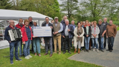 Spendenübergabe beim Boule Club Marienmünster. (Foto: privat)