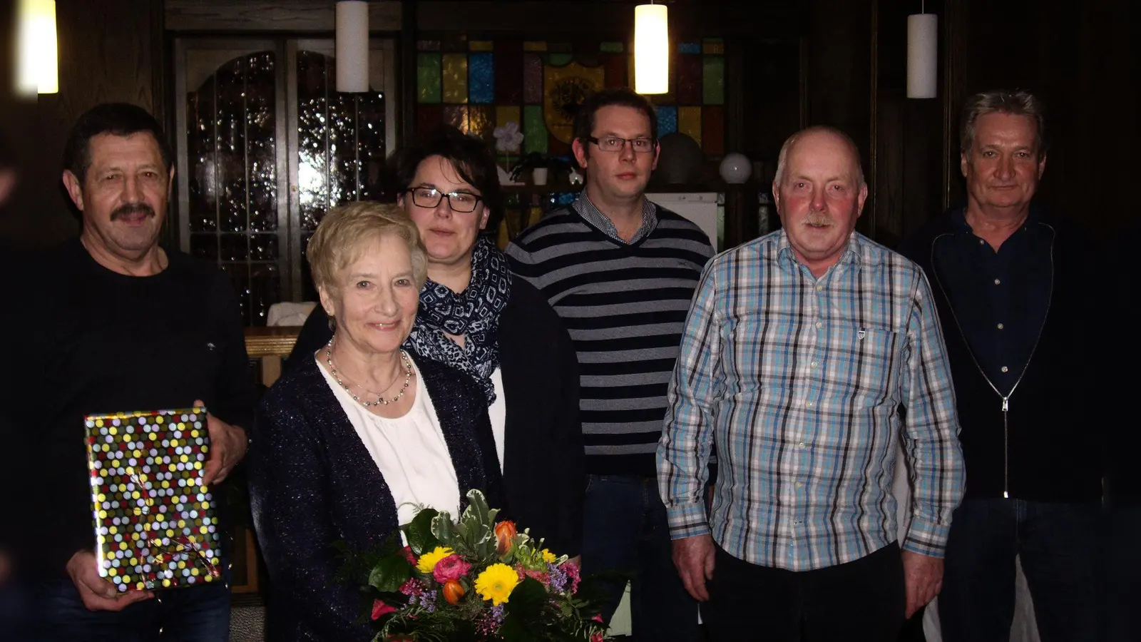 Der neue Vorstand des Heimat- und verkehrsvereins: (v.l.) Gerhard Kirchoff, Reinhild Schäfer, Silvia Wohlfahrt, Ulrich Knipping, Günter Humann und Erhard Tigges. (Foto: Foto: HVV Amelunxen)