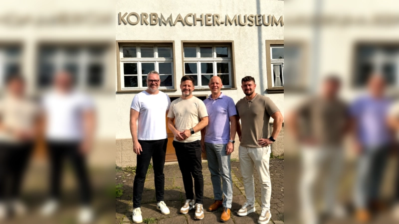 Sebastian Rapp (Bezirksausschussvorsitzender), Bürgermeister Tino Wenkel, Ben Klenk (Vorsitzender Dorfverein Dalhausen) und der Projektverantwortliche der Stadtverwaltung Arthur Edich.  (Foto: Stadt Beverungen)