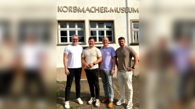 Sebastian Rapp (Bezirksausschussvorsitzender), Bürgermeister Tino Wenkel, Ben Klenk (Vorsitzender Dorfverein Dalhausen) und der Projektverantwortliche der Stadtverwaltung Arthur Edich.  (Foto: Stadt Beverungen)
