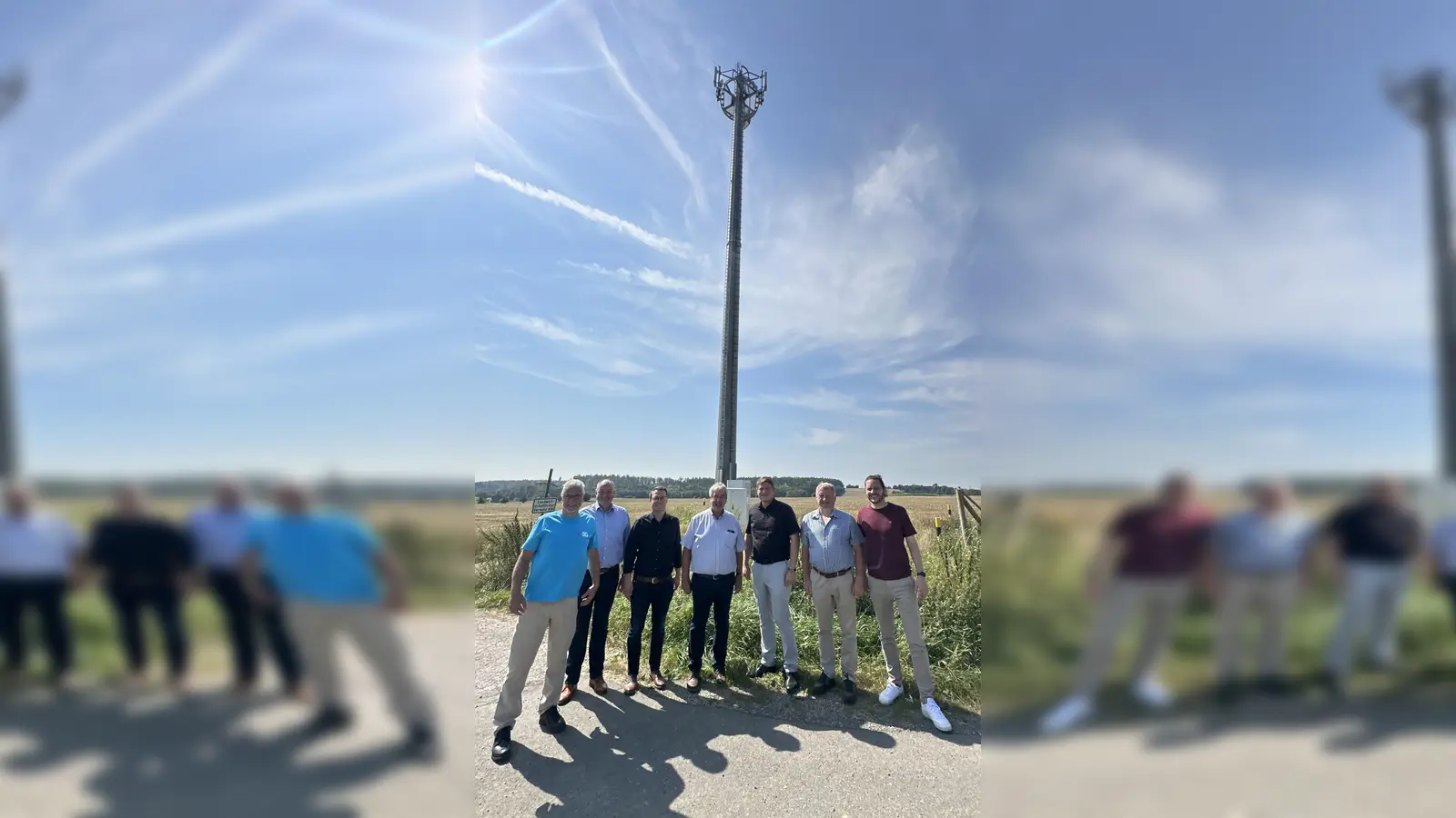 Frank Weinbrenner (Kommunalbeauftragter Mobilfunk der Deutschen Telekom), Dirk Simon (Bezirksausschussvorsitzender Auenhausen-Frohnhausen-Hampenhausen), Alexander Kleinschmidt (Allgemeiner Vertreter des Bürgermeisters, Stadt Brakel), Bürgermeister Hermann Temme (Stadt Brakel), Bürgermeister Nicolas Aisch (Orgelstadt Borgentreich), Bernd Tewes (Ortsvorsteher Natingen) und Michael Evers (Orgelstadt Borgentreich). (Foto: privat)