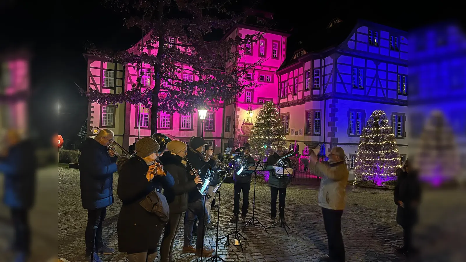 Das Wasserschloss bildet eine grandiosen Rahmen für das Turmblasen.  (Foto: privat)