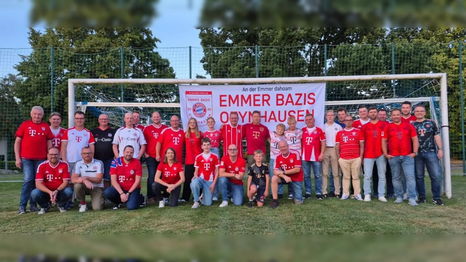 Der Fanclub nimmt Aufstellung. (Foto: privat)