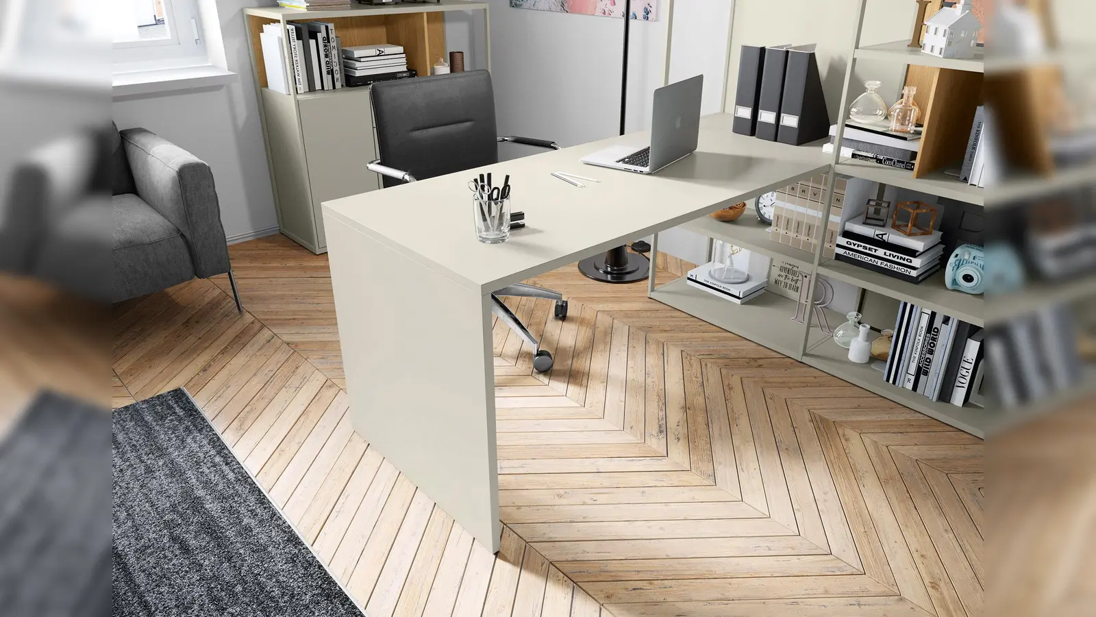 Stuhl, Schreibtisch, Bewegungsfreiheit – für produktives und rückenfreund-liches Arbeiten kommt es auf verschiedene Faktoren an. (Foto: DGM/hülsta)