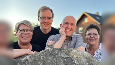 Die Projektinitiator*innen Nicole Krois, Stefan Balke, Hermann Luedecke und Hiltrud Vornholt (v.l.) freuen sich über die Förderzusage und auf viele Anmeldungen. (Foto: privat)