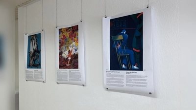 Die Poster der Ausstellung wurden von ukrainischen Kunstschaffenden gestaltet. (Foto: Barbara Siebrecht)