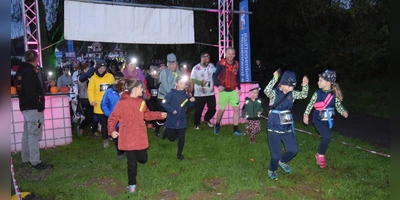 Schaurig-schönes Treffen zum gemütlich-gruseligen Lauf. (Foto: Marc Otto)