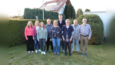 Der neu gewählte Vorstand (v.l.): Chiara Horstmann (Jugendsprecherin), Katharina Gemmeke (Dirigentin), Desirée Becker (Schriftführerin), Jan Ramlow (Pressewart), Manuela Schultz (1. Vorsitzende), Niclas Kersting (Instrumentenwart), Andrea Wiegard (2. Vorsitzende), Franz Küke (Kassierer), Hubert Potthast (Uniformwart). Es fehlt Melanie Speer (Notenwartin). (Foto: privat)