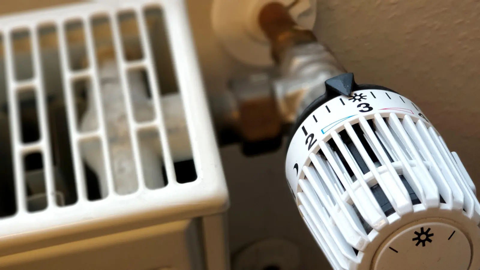 Heizungsthermostat auf Stufe 3. Das muss nicht sein.  (Foto: Verbraucherzentrale NRW)