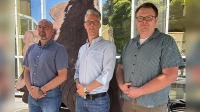 Neue und alte Gesichter bei den Bezirkschornsteinfegern: (v.l.) Thomas Turetzek, René Köhler und Danny Kestner. (Foto: Landkreis Holzminden)