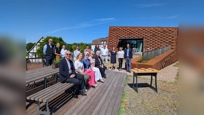 Mit einem kleinen Festakt wurde am Mittwoch, 27. Mai, der neue „duftende Dachgarten“ offiziell eröffnet. (Foto: Stadtmarketing Holzminden GmbH)