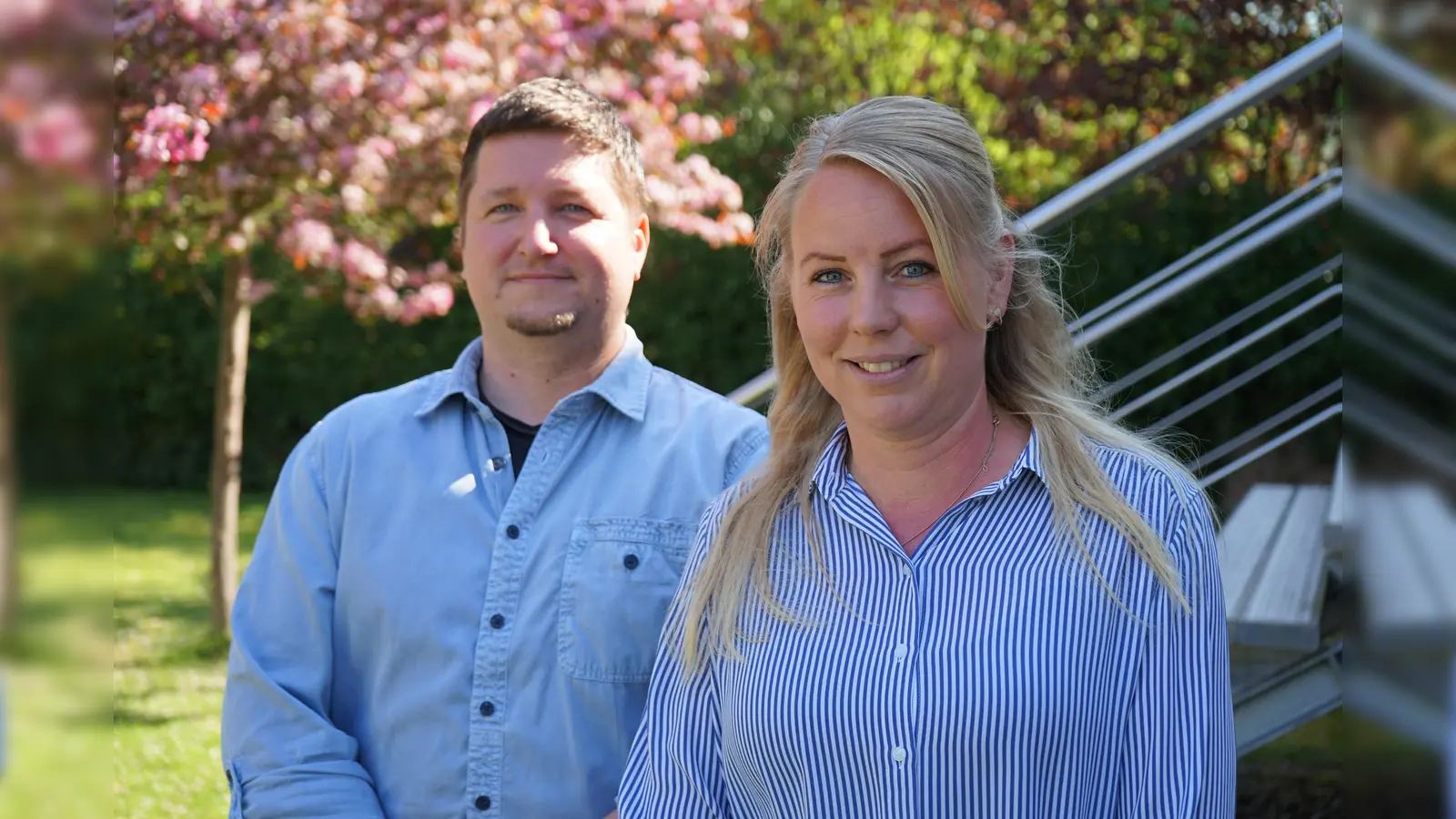 Ehrenamtsmanagerin Katharina Serinelli und ihr Kollege Sascha Atteln sind das Team der Geschäftsstelle Ehrenamt des Kreises Höxter. (Foto: Kreis Höxter)