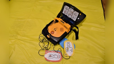 So ein Defibrillator soll bald auch in Herstelle zur Verfügung stehen. (Foto: Foto: Siebrecht)