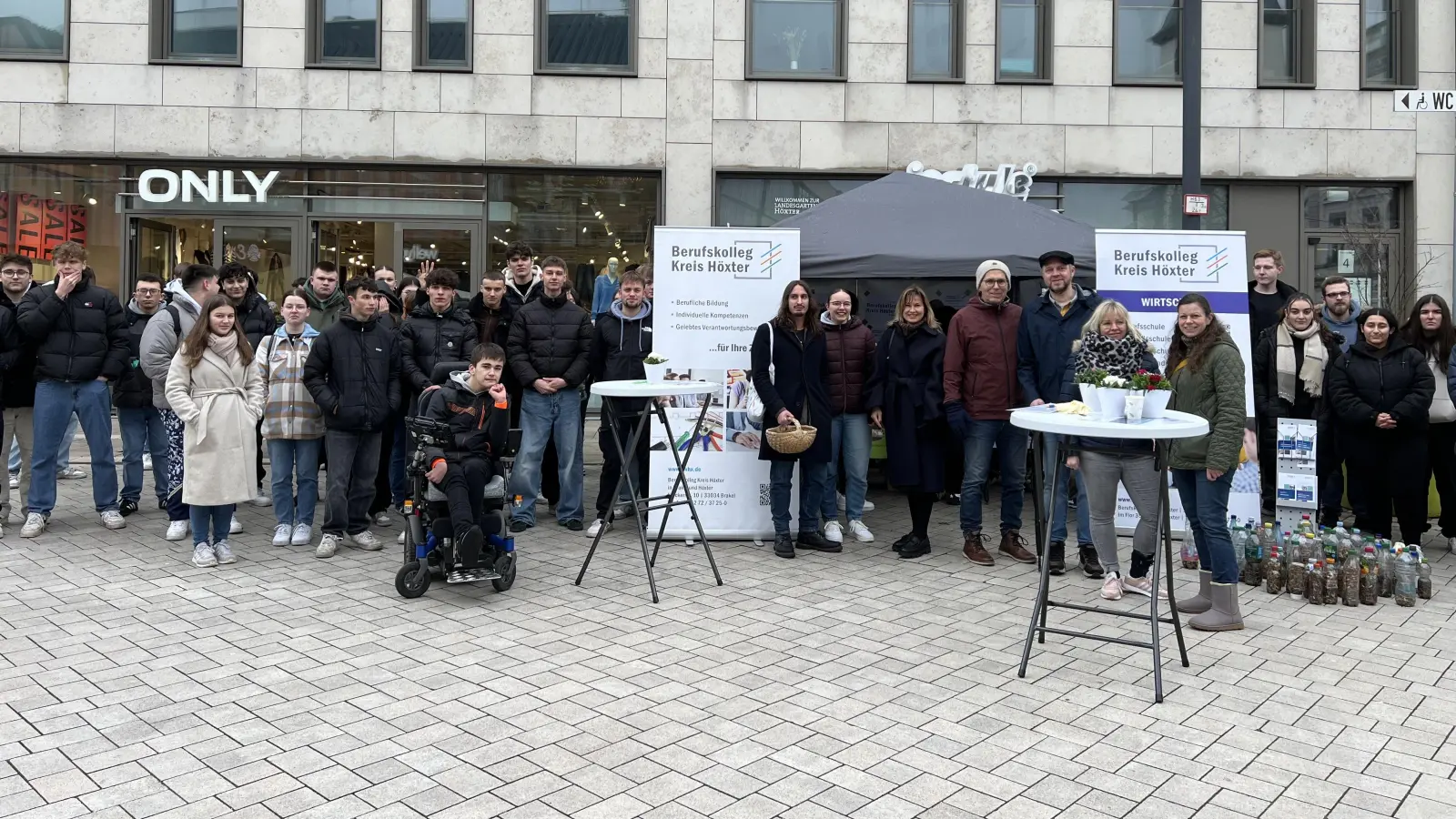 Erfolgreiche Sammelaktion in der Höxteraner Innenstadt. (Foto: privat)