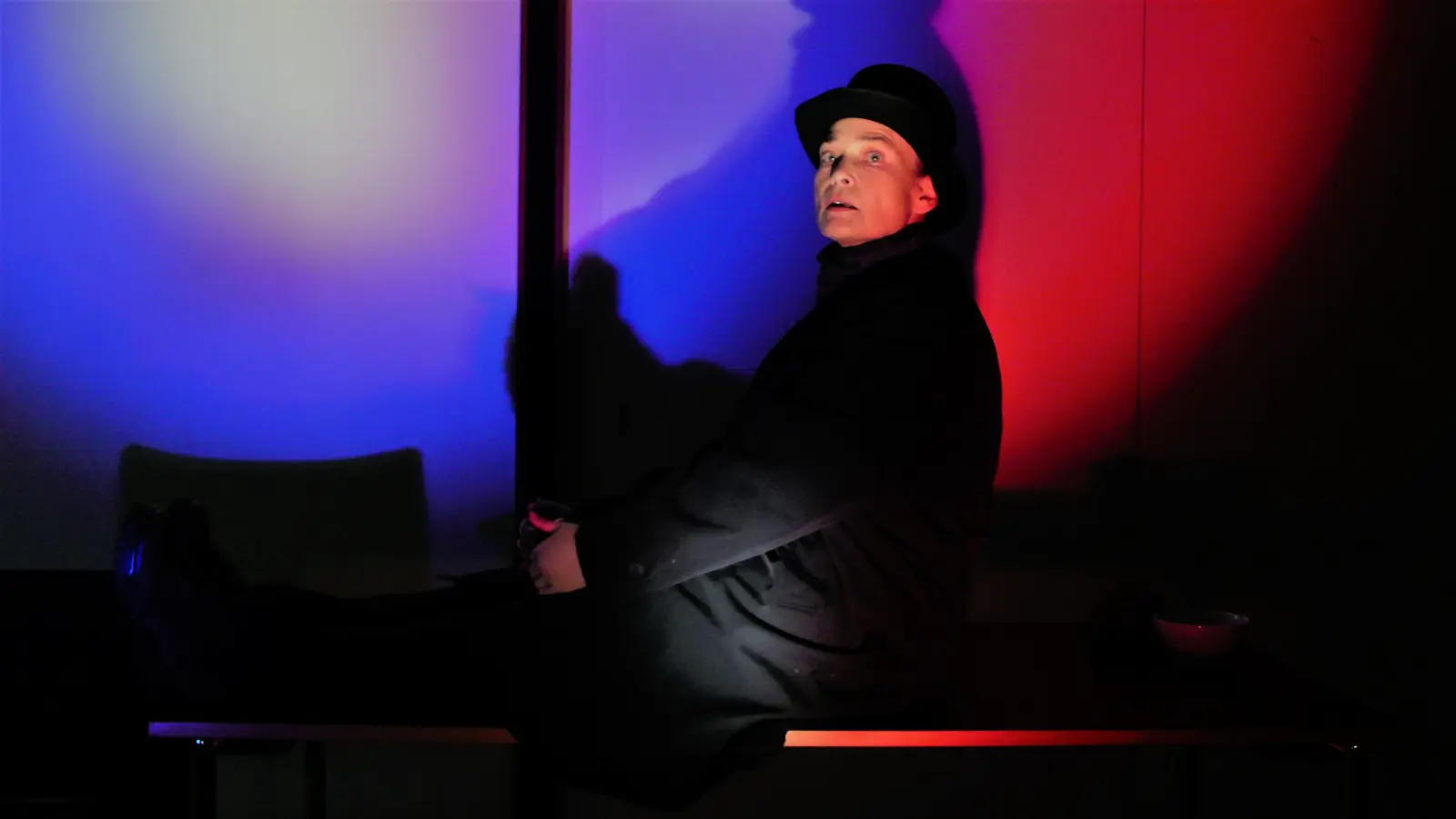 Cornelia Gutermann-Bauer in der Rolle des Kafka. (Foto: Günter Bauer)