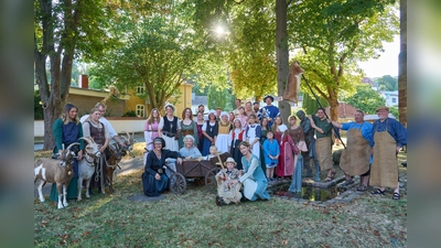 Die Teilnehmer des traditionellen Gerberumzuges in ihren historischen Kostümen. (Foto: Stefan Bönning)