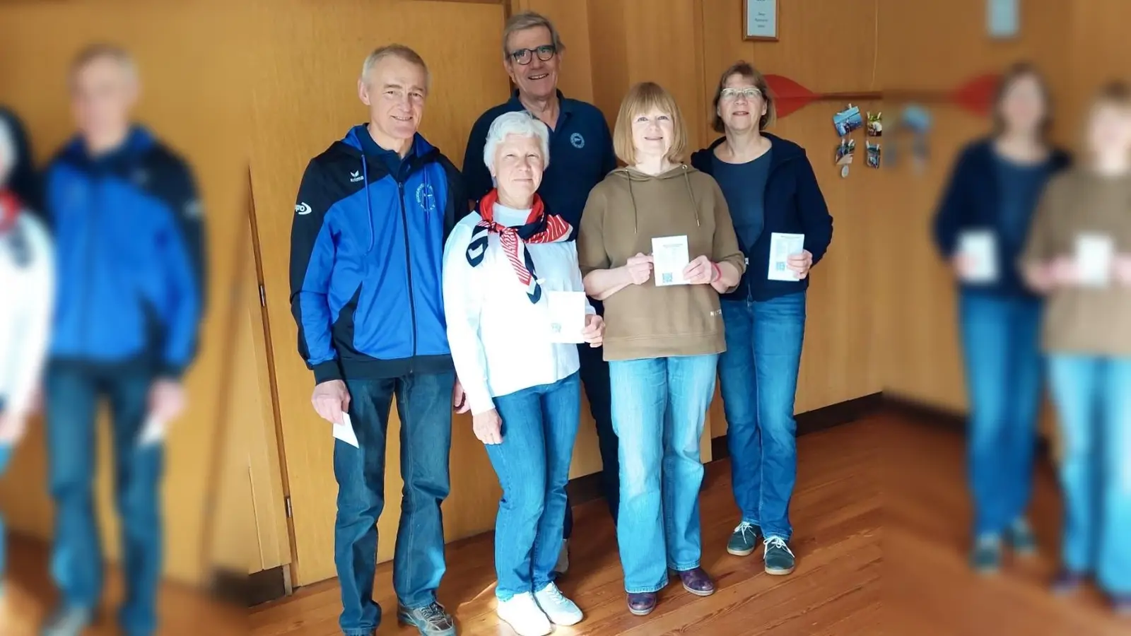 Wanderfahrten-Abzeichen erhielten (v.l.) Vladimir Diener, Tatiana Diener, Ralph Zell, Ursula Rössing und Grit Graefe. (Foto: privat)