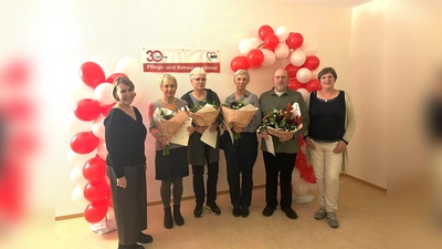 Besonders geehrt wurden Ingrid Kindermann und Ursula Göke für 25 Jahre sowie Annette Dichtl und Klaus Mikus für 10 Jahre im AWO-Pflege- und Betreuungsdienst. (Foto: AWO )