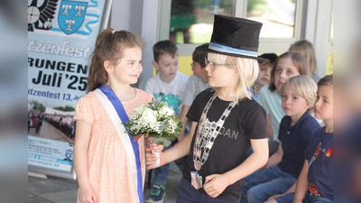 Das neue Kinderkönigspaar des Beverunger Schützenvereins: Alexander Wall und Agnes Sandow. (Foto: Barbara Siebrecht)