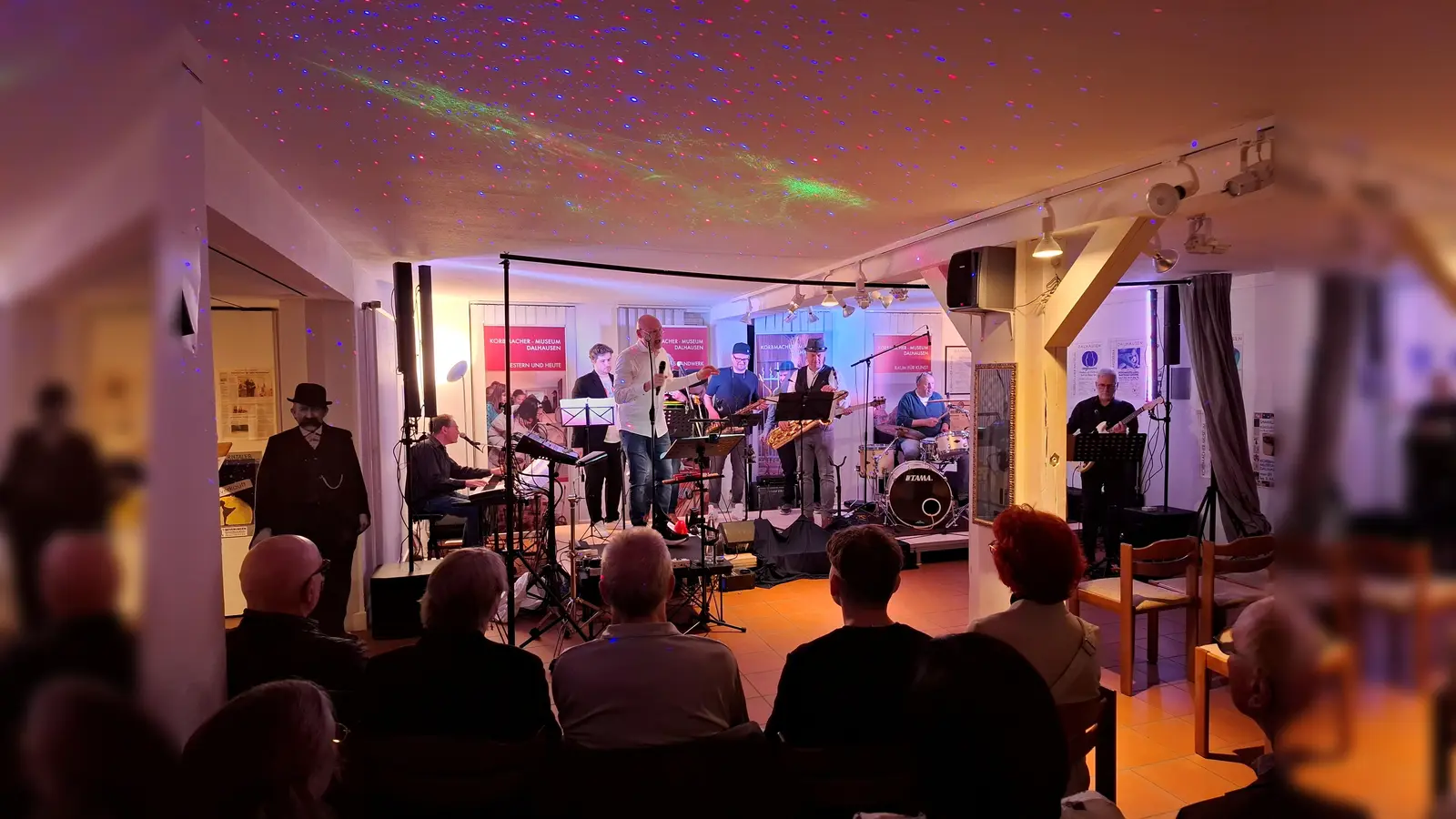 „Spirit of Cave“ im Korbmachermuseum (Foto: Kulturgemeinschaft Beverungen )