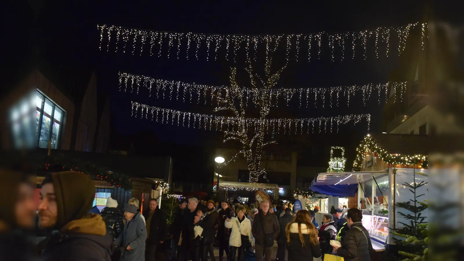 Impressionen vom Höxteraner Weihnachtsmarkt. (Foto: Marc Otto)