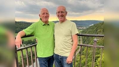 Klaus Mann (links) und Jean-Louis Devauchelle sind über Ländergrenzen hinweg 50 Jahre befreundet.  (Foto: privat)