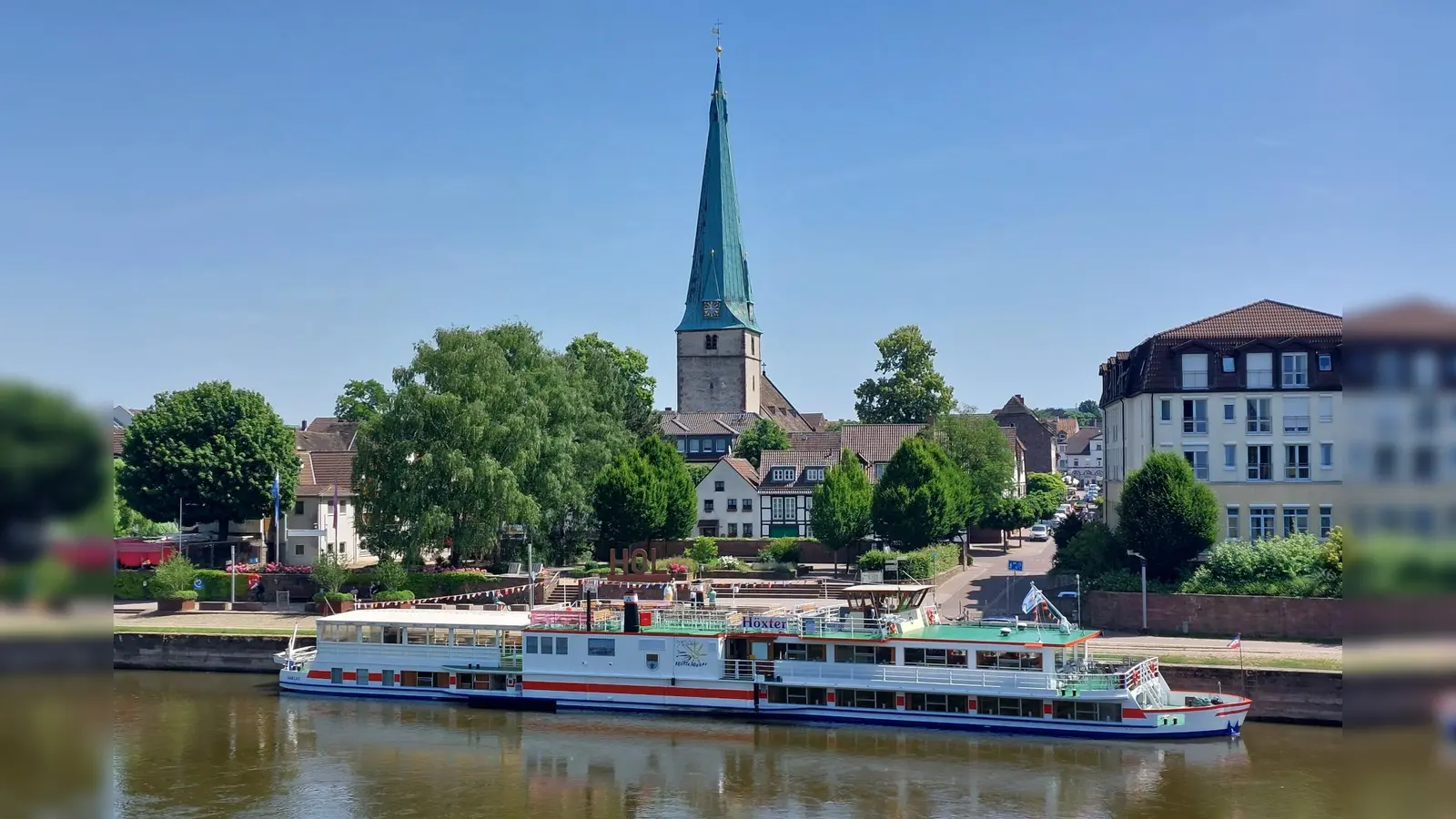 Flotte Weser im Juni 2025 am Weserkai von Holzminden. (Foto: Stadtmarketing Holzminden GmbH)