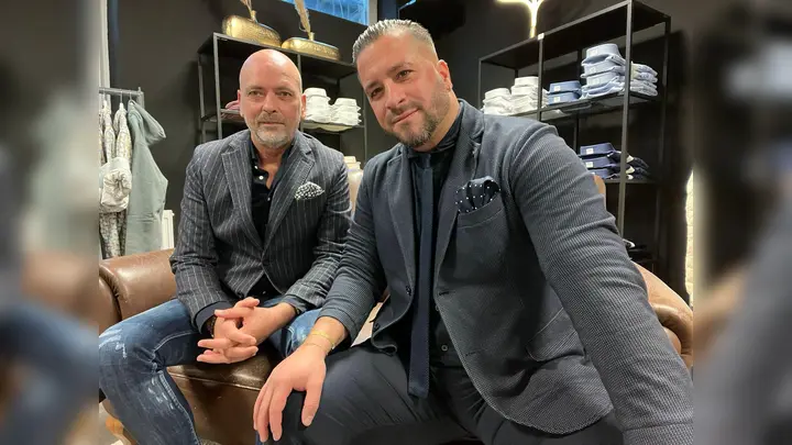 V.l.: Georg Kempowski und Umut Gün erwarten ihre Kunden mit tollen Angeboten. (Foto: privat)