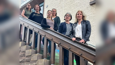 Das Netzwerk „Frauen. Perspektiven. Zukunft“ (v.l.): Elke Heyner (BCA Jobcenter Hol), Sonja Drollinger (GB Stadt Hol), Carina Stegemann (GB Landkreis Holzminden), Melanie Hannachi (Wirtschaftsförderung LK Hol), Xenia Maria Merkl (Geschäftsstellenleiterin Arbeitsagentur Holzminden) und Stefanie Pöhler (KVHS LK Hol). (Foto: Netzwerk ?Frauen. Perspektiven. Zukunft?)