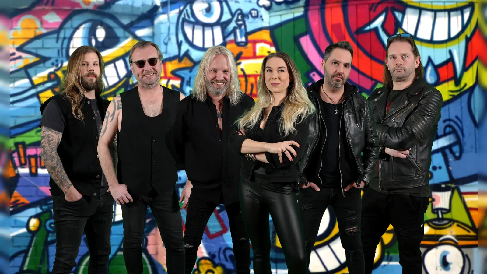 Die beliebte sechsköpfige Coverband MANIAC aus Paderborn eröffnet die diesjährigen „Live in Bad Driburg“ -Konzertreihe im Eggeland-Park. (Foto: Maniac / privat)