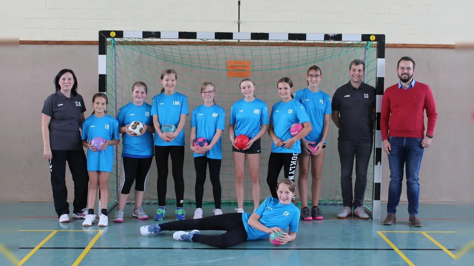 Daniela Austermühle, Laura Blessing, Emma Otto, Liv Harms, Mila Patermann, Marie Bötte, Emilia Blessing, Pia Grohmann, Simon Greiner, Tim Kolle und (liegend) Ellenor Herick. (Foto: Foto: privat)
